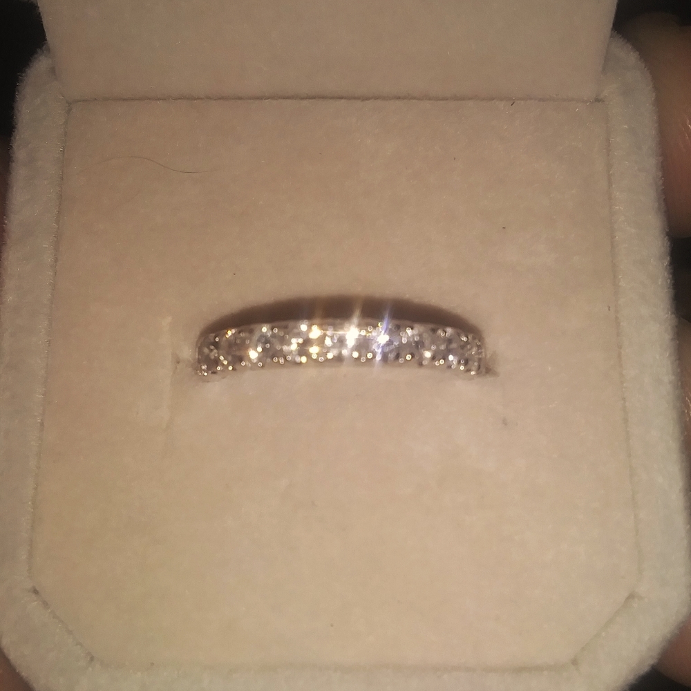 Beautiful 14kt 2.0 kt 12 diamonds best quality